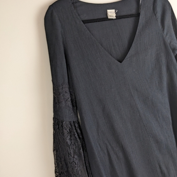 L Space Black Cotton Bell Sleeve Lace Kaftan Top - Picture 8 of 11